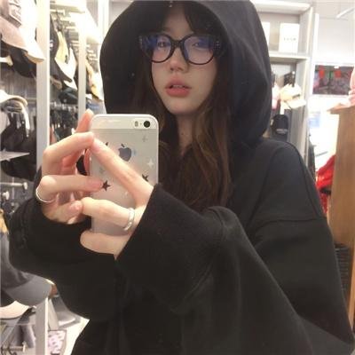《女人与英雄》